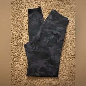 Camo leggings with waist band